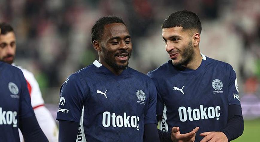 Fenerbahçede Bright Osayi-Samuel kararı Beşiktaş ile anılıyordu