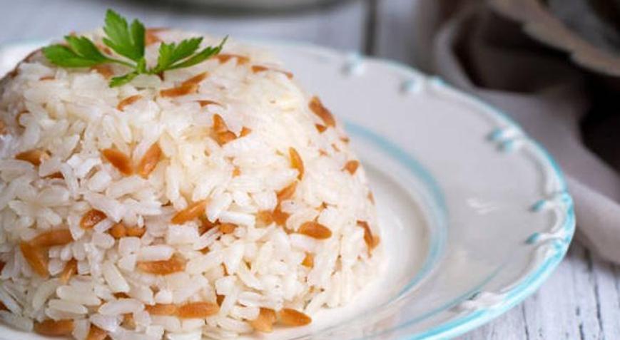 Tane tane dökülen pilavın püf noktasıymış 1-2 damla tencereye ekleyin