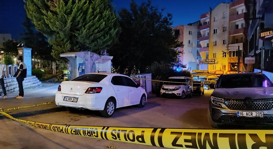 Bursa’da park halindeki otomobil kurşunlandı