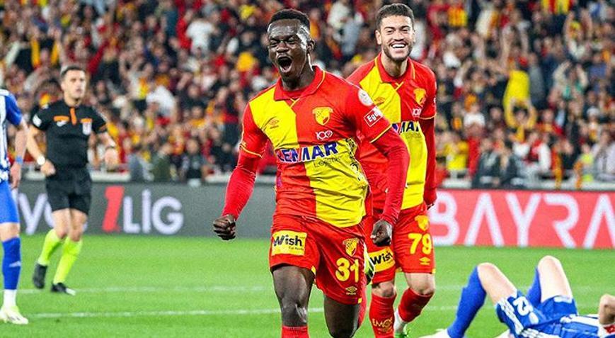 Göztepenin yıldızı Dennise Anderlecht kanca attı