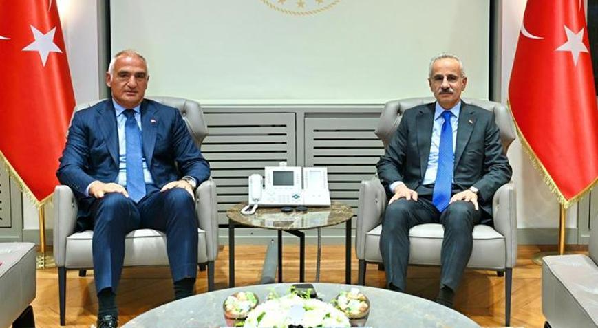Bakan Uraloğlu ile Bakan Ersoy bir araya geldi - Güncel Haberler Milliyet