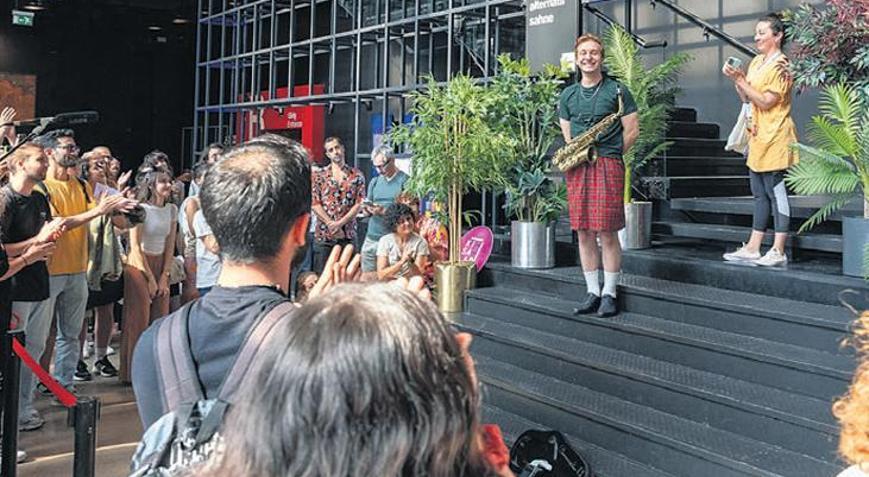 62 oyun 2000 izleyici