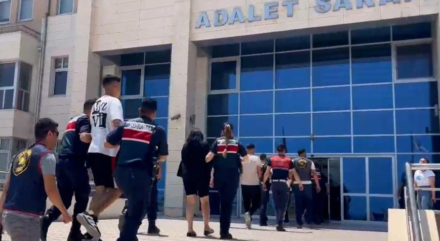 Mersinde silahlı saldırı şüphelileri yakalandı