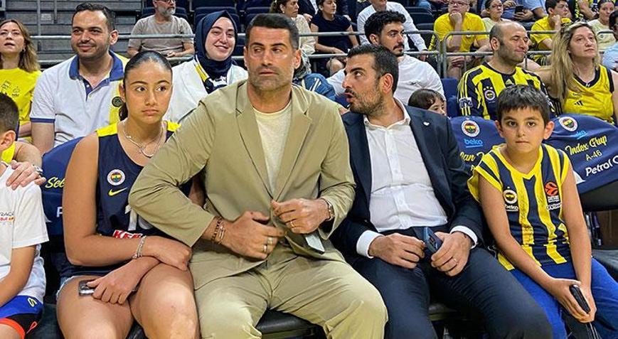 Volkan Demirel, voleybolcu kızı Yade ile Fenerbahçe Beko - Beşiktaş maçında