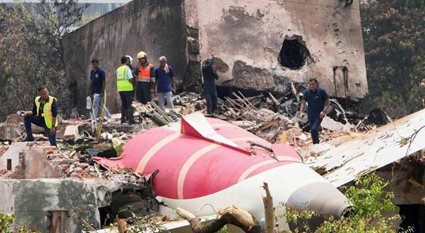 Günlerdir merakla bekleniyordu: Air India uçağının kara kutusundan ilk veriler çıkartıldı