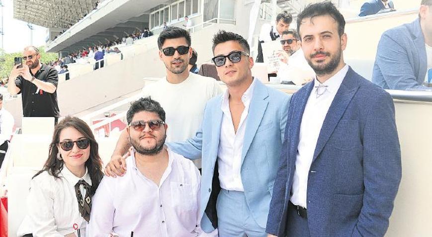 Veliefendide ünlüler geçidi