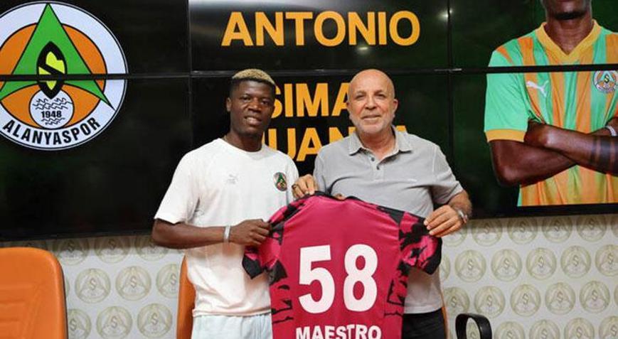 Maestro resmen Alanyasporda 4 yıllık imza