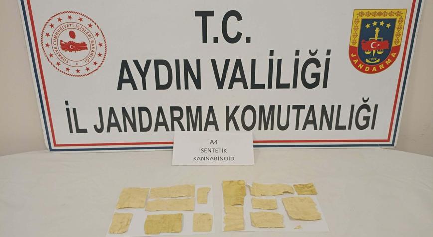 A4 kağıdına emdirilmiş uyuşturucuyla yakalanıp, gözaltına alındı