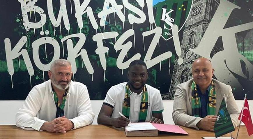 Kocaelisporda Show resmi imzayı attı