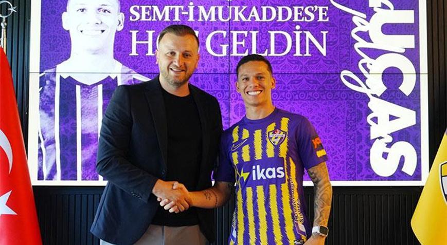 Eyüpspora Brezilyalı sağ bek 1 yılı opsiyonlu 3 yıllık sözleşme