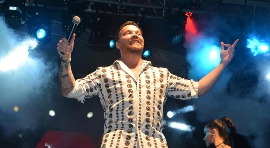 Sinan Akçıl Orduda sahne aldı Onu ben meşgule attım