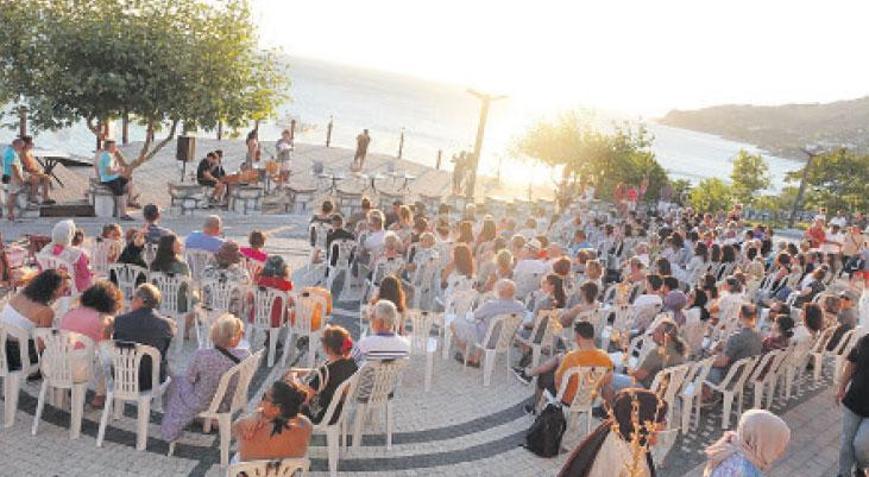 Ada sahillerinde edebiyat vakti