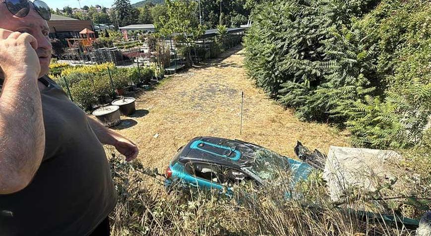 Taklalar atarak fidanlığa uçtu Bu arabadan sağ çıktıysa söyleyecek kelime bulamıyorum