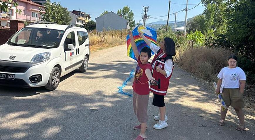 Uçurtma yaparken babasının parmakları parçalanmıştı Yusuf’a, kaymakamdan uçurtma hediyesi