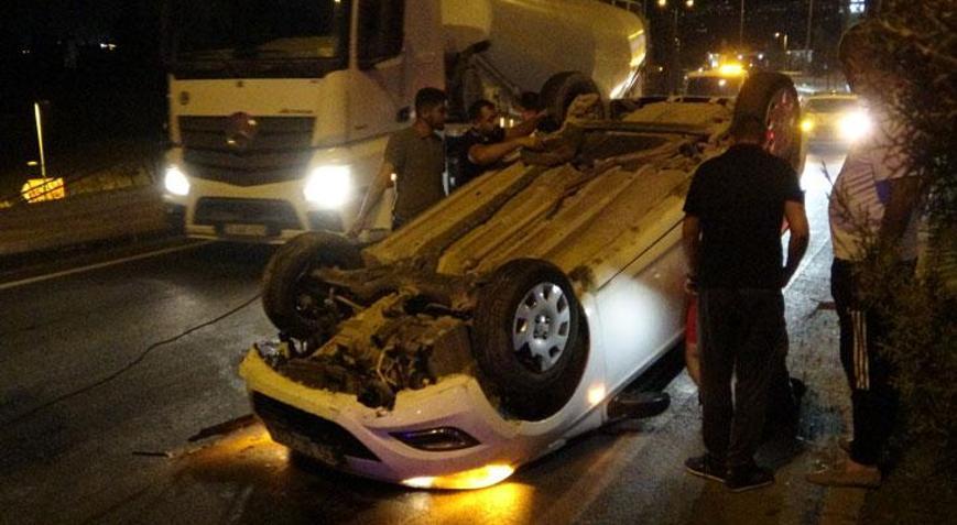 Otomobil refüje çarparak ters döndü, sürücünün burnu bile kanamadı