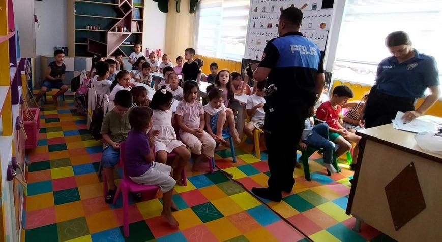 Kur’an kursu öğrencilerine uygulamalı trafik eğitimi verildi