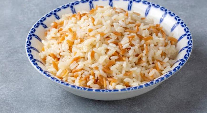 Lapa pirinç pilavını tane tane yapıyor 2 dilim ekleyin yeter