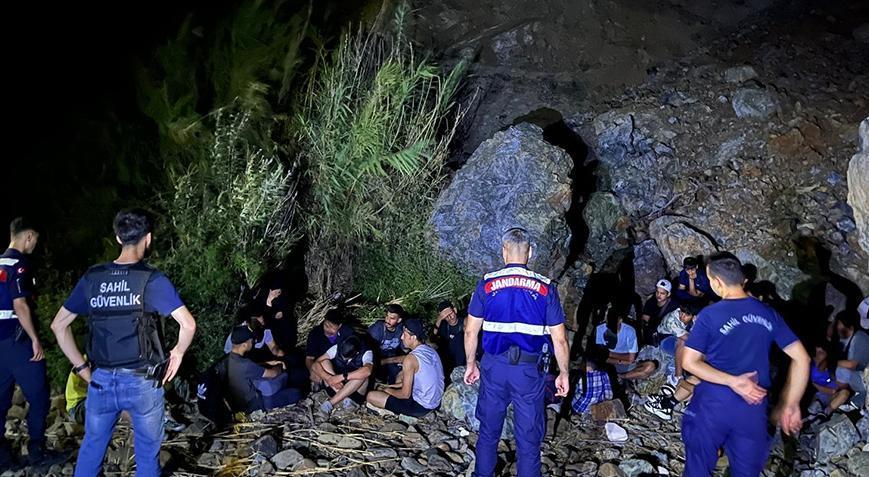 Marmaris’te 22 kaçak göçmen yakalandı