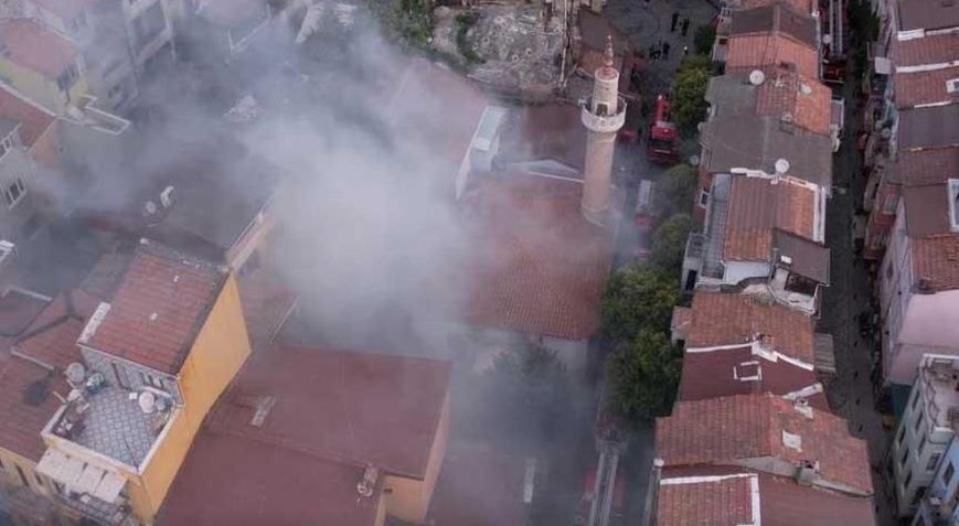 Balatta tarihi hamamda yangın paniği Ekipler seferber oldu