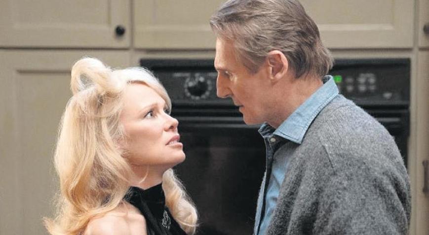 Gülmeyelim de taşa mı dönelim