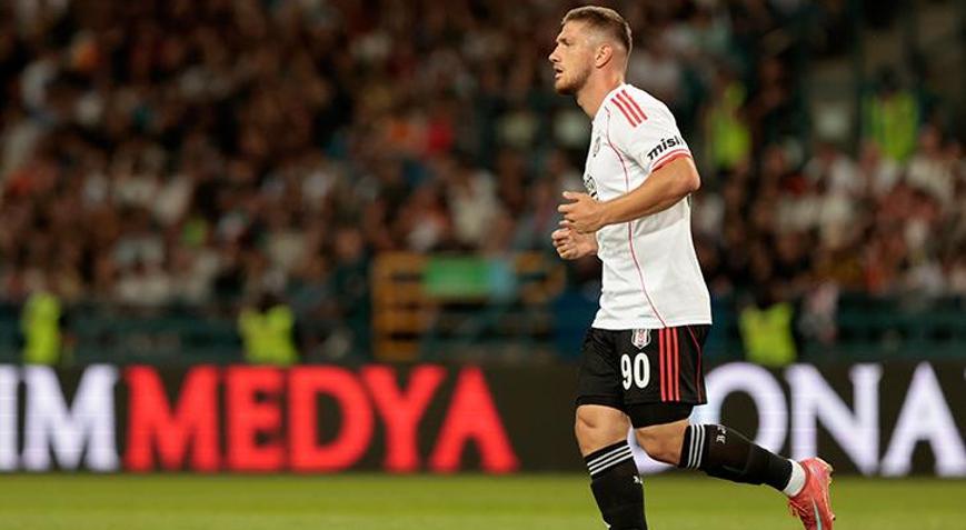 Beşiktaşta Semih Kılıçsoy imzaya gitti