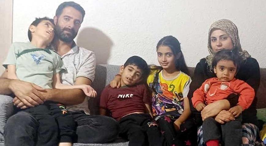 Bir ailenin kâbusu: Nadir hastalık 3 kardeşi birden vurdu: Sürekli yatıyorlar, baygın gibiler