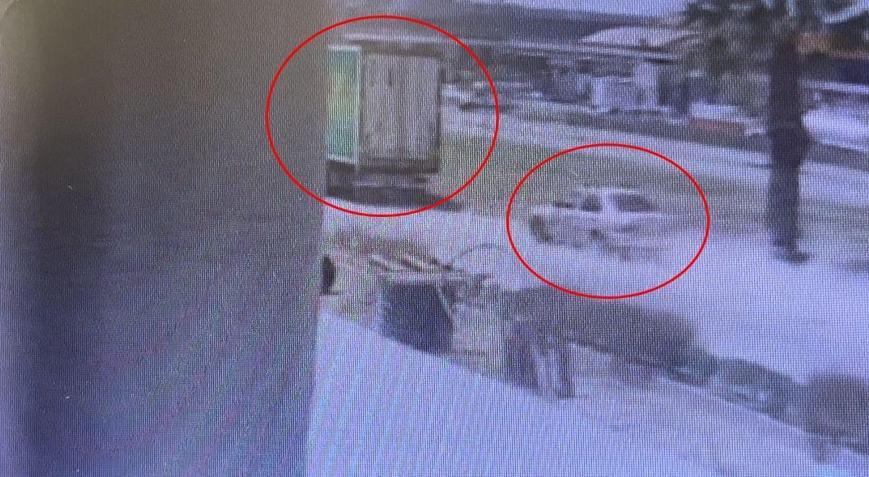 Otomobilin TIRa çarptığı kaza kamerada: 1 ölü