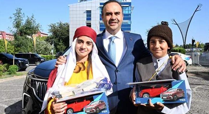 Bakan Kacır, Bingölde çeşitli ziyaretlerde bulundu