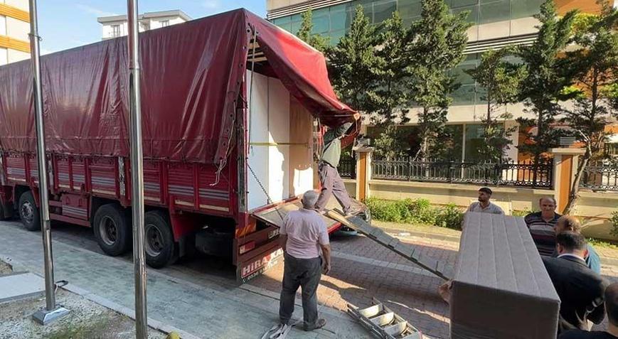 Belediye ile firma arasında yurt kavgası Eşyalar polis müdahalesiyle kurtarıldı