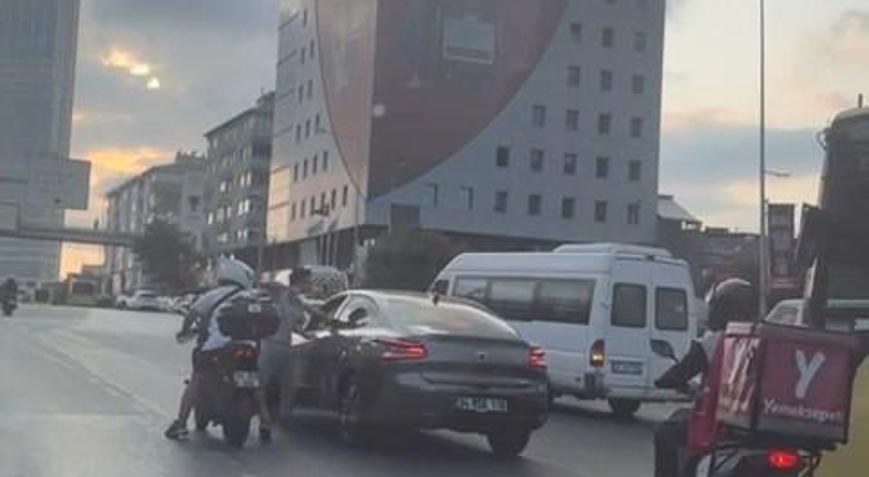 İstanbul- Şişlide trafikte yumruklu saldırı kamerada