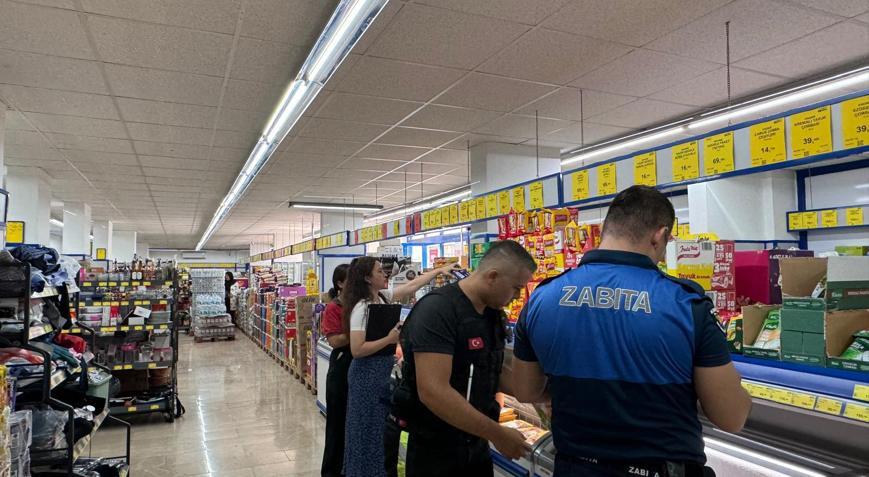 Zabıtadan marketlerde denetim
