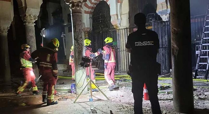 8 asırlık tarihi miras yok oluyordu: Temizlik robotundan yangın çıktı