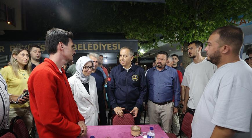 İçişleri Bakanı Yerlikaya Sındırgıda açıklama yaptı: 4 vatandaşımız kurtarıldı