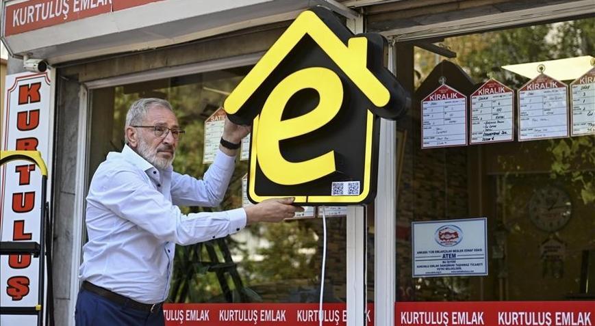 Yetkili emlak ofislerine e tabelaların asılmasına başlandı