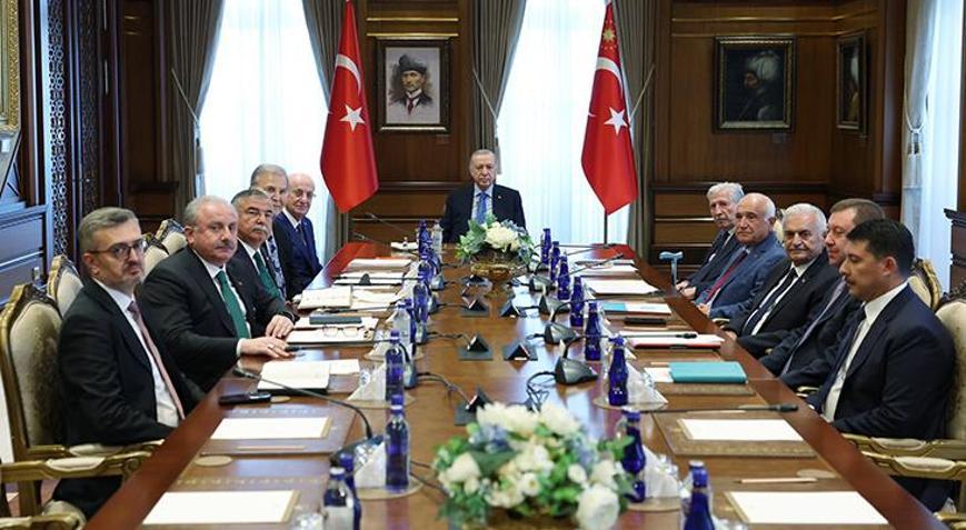 Erdoğan başkanlığında kritik toplantı YİKte Aileyi koruma ve güçlendirme vurgusu