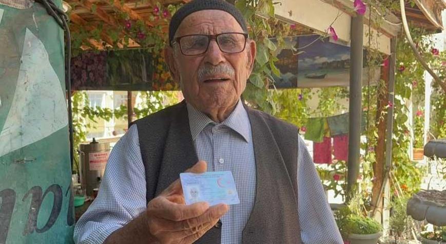 94 yıllık hayatının sırrını açıkladı En kıymetli yemekleri yedim