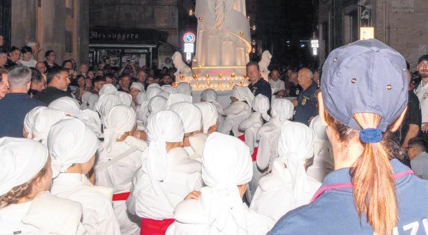 İtalya’da 2 Türk makineli tüfeklerle yakalandı Festivali kana bulayacaklardı