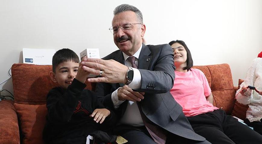 Dandy Walker sendromlu abla-kardeşe evde özel eğitim