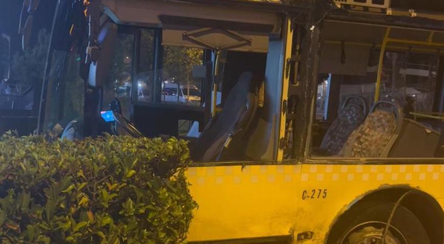 Ümraniyede İETT otobüsü ile otomobil çarpıştı 1i ağır 2 yaralı