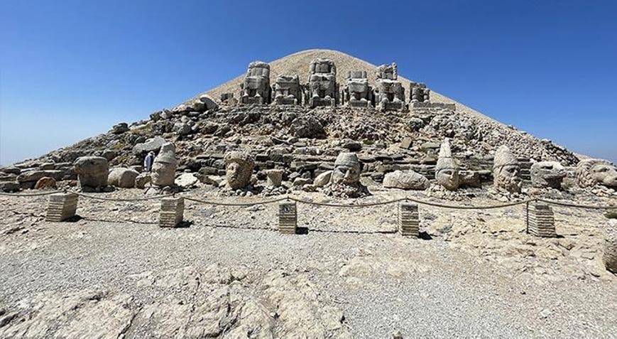Nemrut Dağını 7 yılda 1 milyon 38 bin kişi ziyaret etti