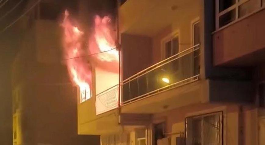 Manisa’da evini ateşe veren baba hayatını kaybetti Oğlu yanarak kurtuldu