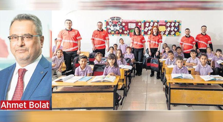 Uçak koltukları okul çantalarına dönüştü