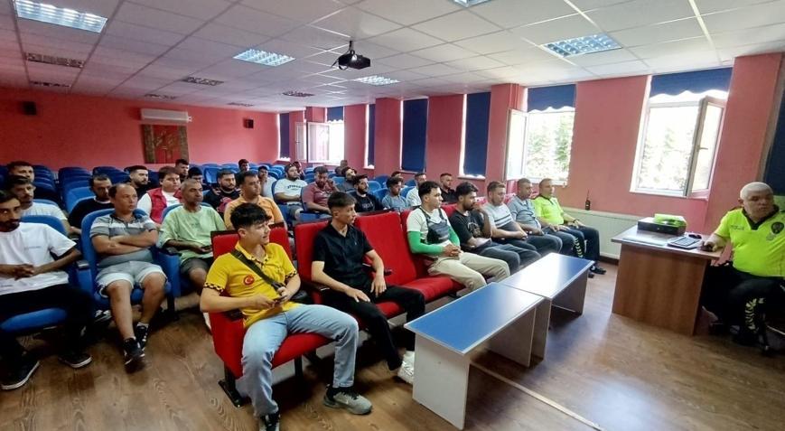 Silifke’de motokuryelere trafik eğitimi