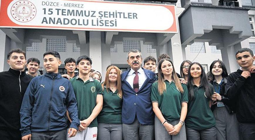 Öğretmen, Bakan Tekin’i veli sandı