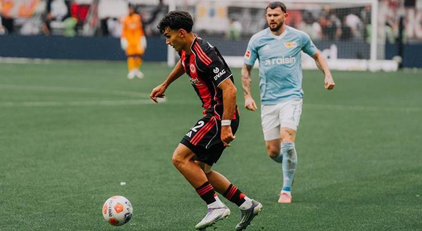 7 gollü maçta Eintracht Frankfurta Can Uzun yetmedi