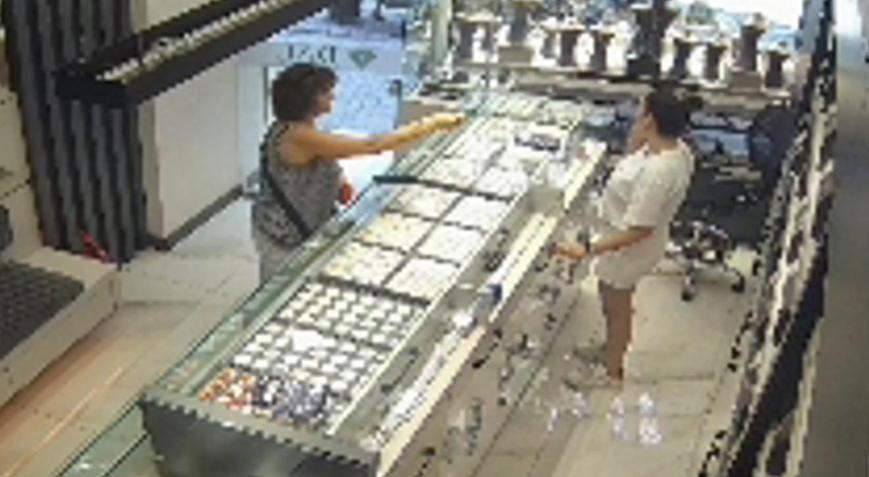 Mersinde kuyumcularda sahte altın bozduran 4 şüpheli yakalandı