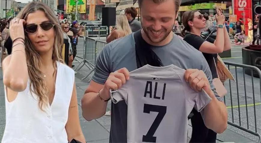 Tolga Sarıtaş-Zeynep Mayruk çiftinden oğulları ile ilk kare