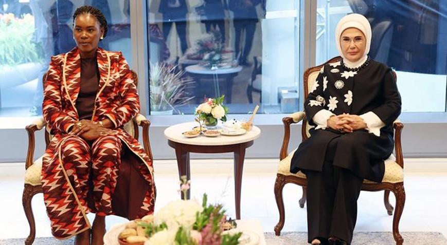 Emine Erdoğan, Gabon Cumhurbaşkanının eşi Nguema ile görüştü