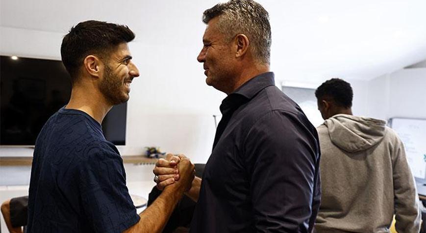 Fenerbahçe Başkanı Sadettin Sarandan futbolcularla toplantı