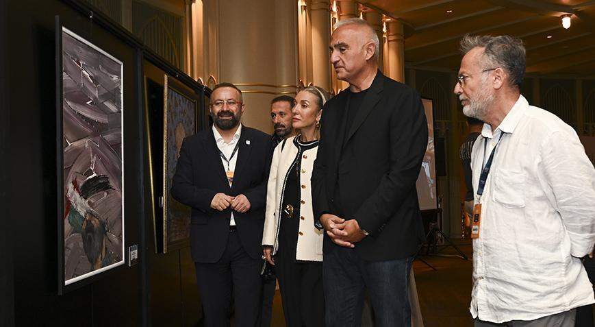 Bakan Ersoy, İstanbul Kültür Yolu Festivali sergilerini gezdi